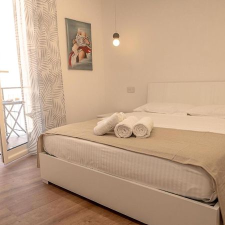 Sea House - Casa Vacanze Савона Екстериор снимка